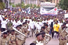 Enguudo ziggaddwa nga Museveni atambula ku by’enguzi