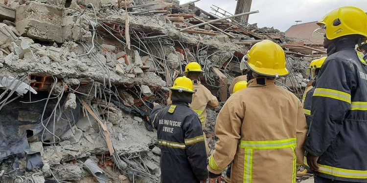 Bayinginiya ba KCCA bakwatiddwa ku by’ekizimbe ekyagudde