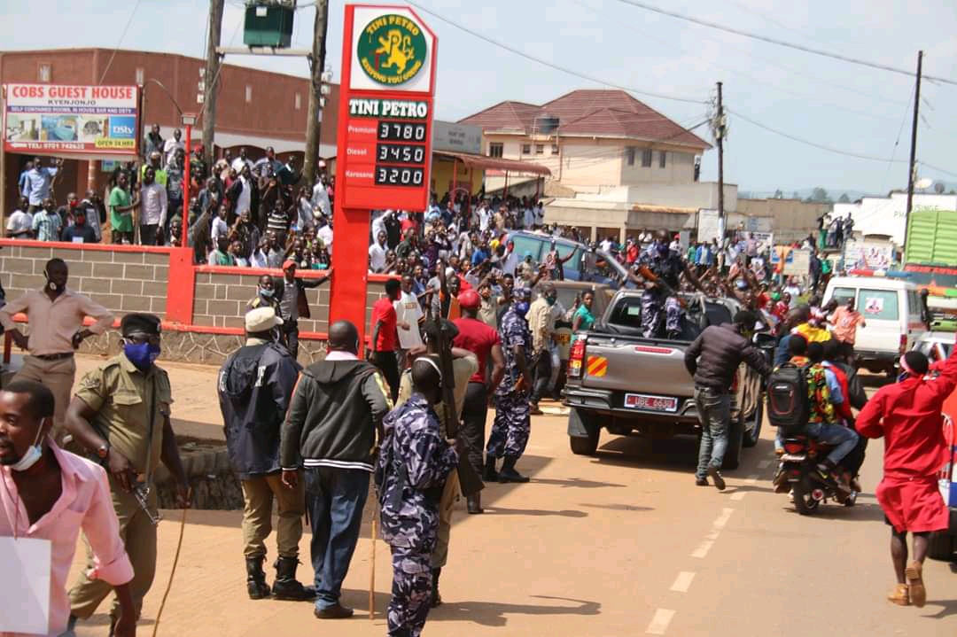 Ab’ebyokwerinda e Bundibugyo bagobye abawagizi ba Kyagulanyi awalina okuba olukungaana