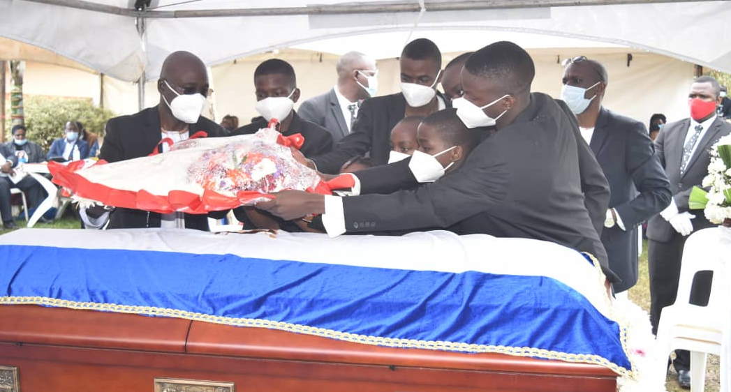 Rosalind  Kyewalabye aziikiddwa mu bitiibwa