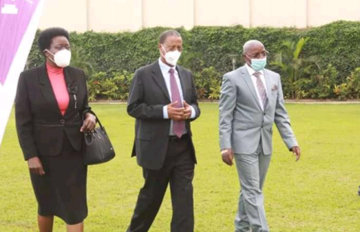 Batandise okubangula abanaalamula emisango gy’akalulu