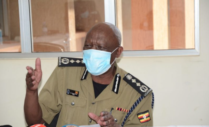 Ssaabapoliisi Ochola alabudde Bobi Wine ku by’okukuma mu bantu omuliro