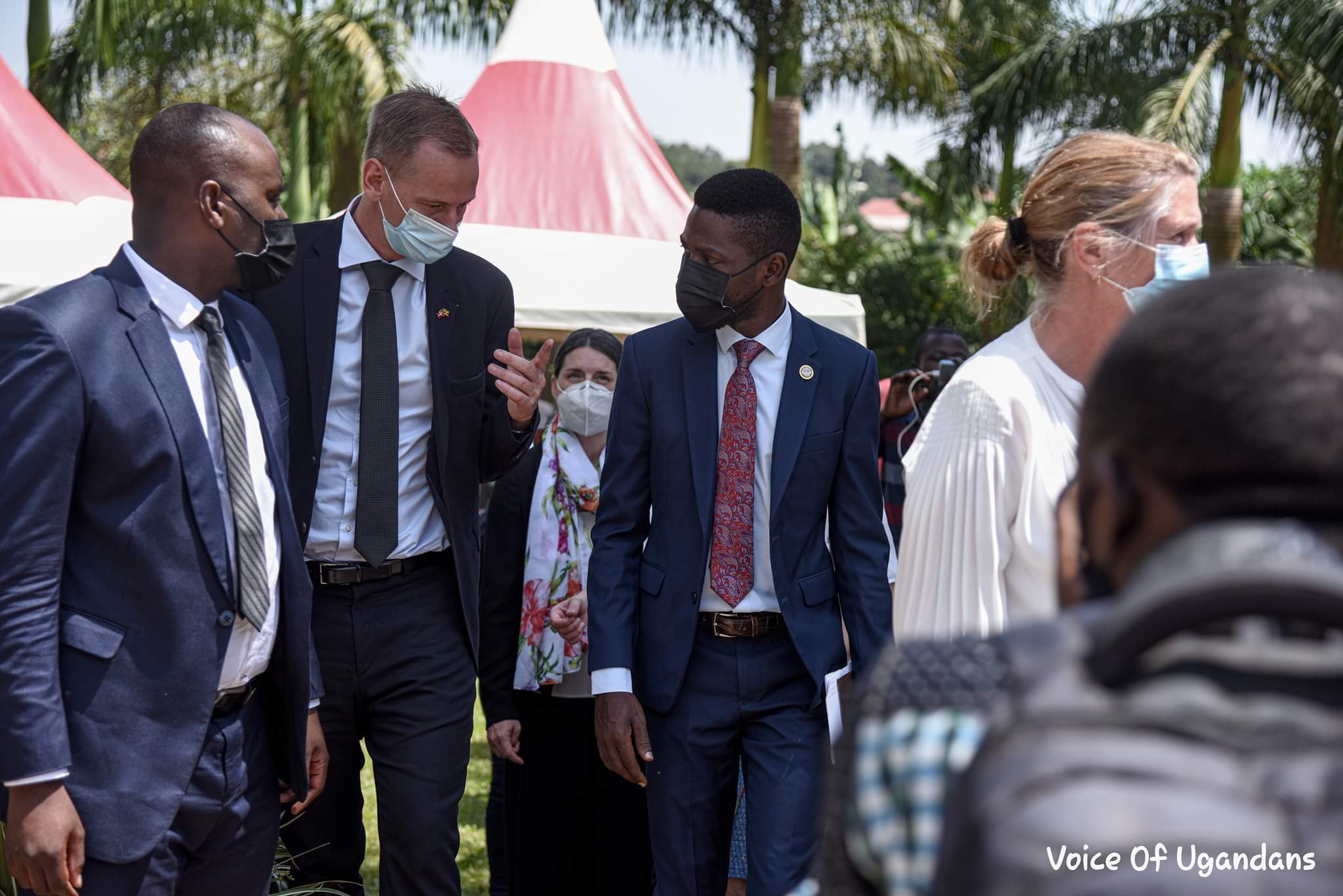 Ab’omukago gwa Bulaaya basisinkanye Bobi Wine