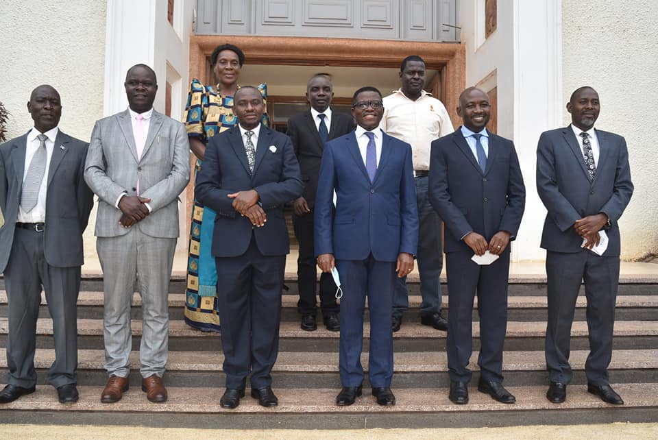 Katikkiro ayanjudde olukiiko olunabbulula emipiira gy’Ebika