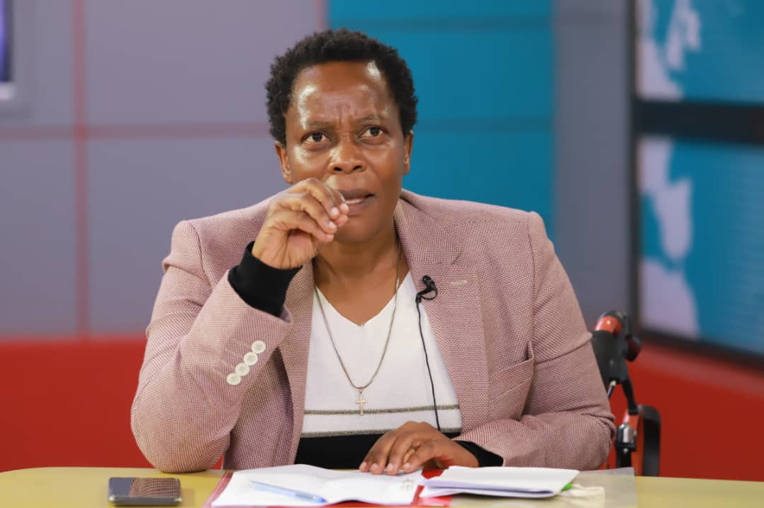 Omubaka Nambooze alabudde, abantu bandyekyusiza ababaka