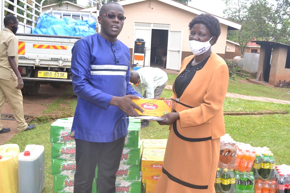 Ssaabasajja agabudde abantu be&nbsp; ebintu bya Paasika