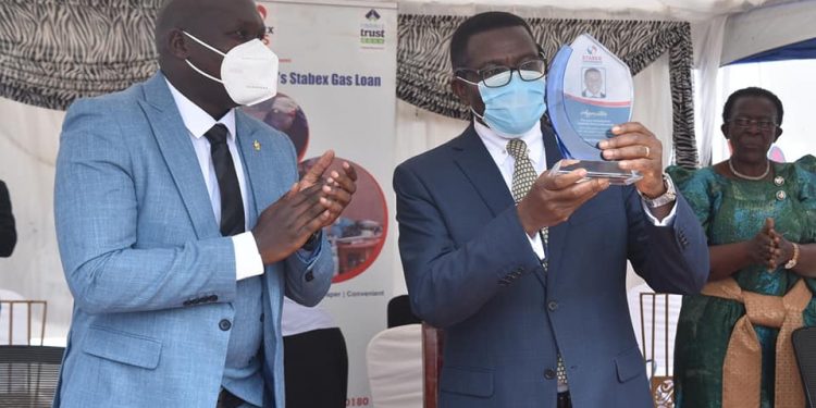 Katikkiro Mayiga asiimye enkolagana ya Stabex n’Obwakabaka
