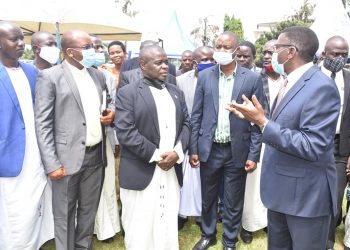 Omukulembeze tatya bantu bye boogera naye afa ku byakola – Owek. Mayiga