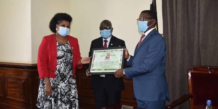 Katikkiro Mayiga asisinkanye aba PRAU