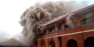 Omuliro gusaanyizzaawo bya bukadde ku Kings College Buddo