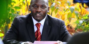 Nnyini kiggwa!! Muli mu kwolesa obutamanya mu maaso g’omulabe wammwe