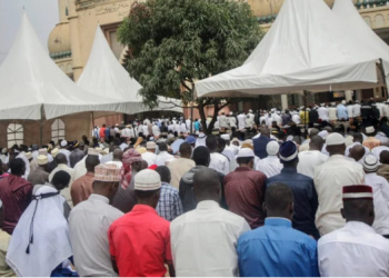 Ekisiibo kitandika nkya, Taraweeh yakusaalira waka