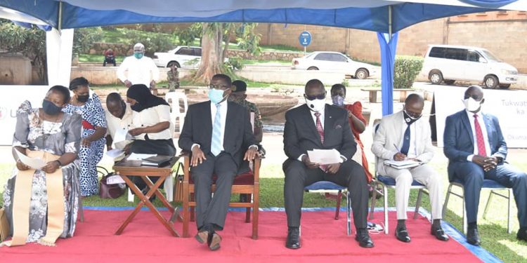 Katikkiro atongozza akakiiko akanaategeka Amatikkira