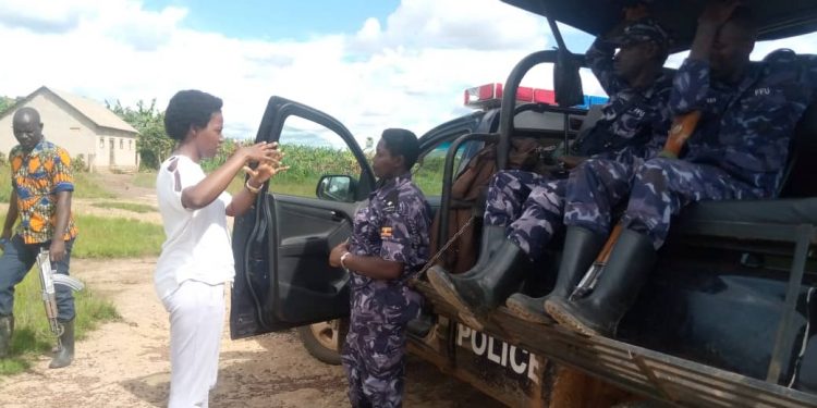 Poliisi ewadde abatwala ettaka ly’abatuuze e Rakai obukuumi, Omubaka Kinyamatama n’atabuka