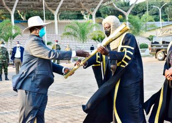 Oludda oluvuganya lwabadde lukkiriza okusaddaaka Ssemujju luwagire Kadaga