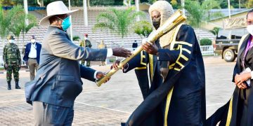Oludda oluvuganya lwabadde lukkiriza okusaddaaka Ssemujju luwagire Kadaga
