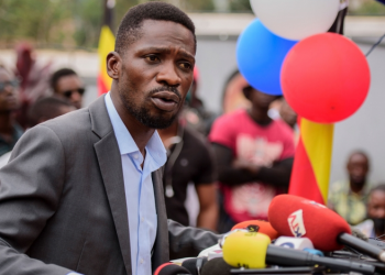 Bobi Wine:  Museveni ali mu bbanga, amawanga g’ebweru gatandise okumusosola