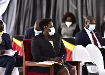 Palamenti ekakasizza Jessica Alupo ku ky’obumumyuka bwa Pulezidenti