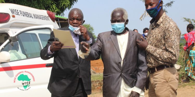 Beemulugunyizza ku kya gavumenti obutaziika Pius Mujuzi