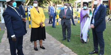 Museveni atabukidde amawanga g’abazungu olw’okutuulira eddagala erigema COVID-19