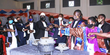 Aba Nkobazambogo ku Muteesa 1 Royal University bakyusizza obukulembeze
