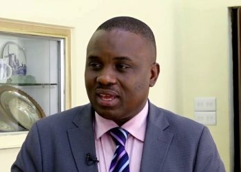 Omuloodi Lukwago ne Kasozi be basongeddwako okusikira Owek. Ssebuggwawo