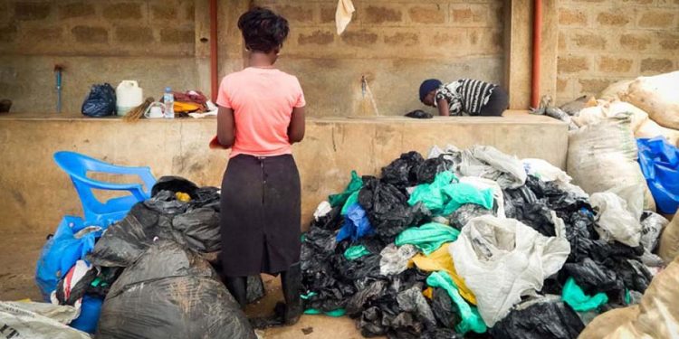 Gavumenti ezzeemu okuwera obuveera; erabudde abeesenza mu Ntobazi okuzaamuka