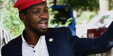 Bobi Wine: Gen Lokech abadde omujaasi omulungi eyasalawo aweereze gavumenti enkyamu