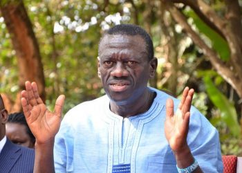 Tewali nsonga lwaki amasomero gasigala maggale – Dr. Besigye