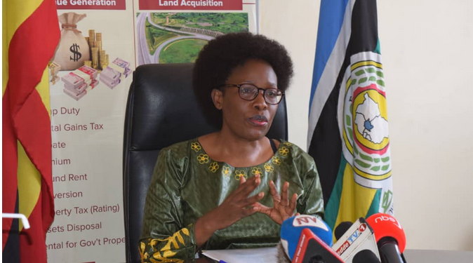 Minisita Nabakooba:  Tugenda kulwanyisa ekibbattaka