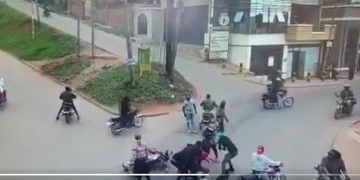 Bakutte 12 abaakwatibwa kkamera nga babba Omuyindi