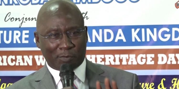 Musomese abavubuka ennono kibataase okuwaba – Minisita Kyewalabye