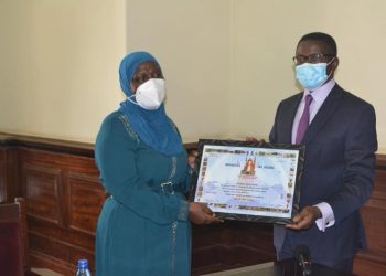 Katikkiro Mayiga asisinkanye Minisita wa Kampala Minsa Kabanda