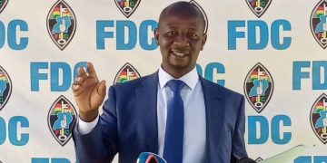 FDC eyagala walondebwewo Minisita w’ebyenjigiriza omulala, egamba Janet Museveni eby’okukola alina bingi
