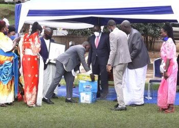 Bannasingo baleese oluwalo