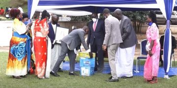 Bannasingo baleese oluwalo