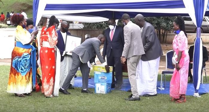 Bannasingo baleese oluwalo