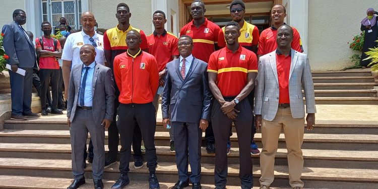 Katikkiro Mayiga asiimye ttiimu y’ensero eya Silverbacks