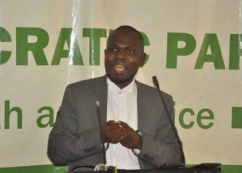 DP esabye gavumenti eyambe bannayuganda bamusigansimbi okuziba eddibu lya bagwira abagenze