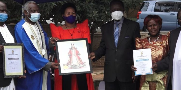 Owek. Mugumbule asabye abazadde okufaayo ku nkuza y’abaana