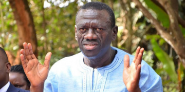 Dr. Besigye awakanyizza ekya UPDF okutandika okuzimba amasomero n’amalwaliro