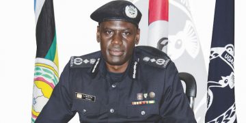 Poliisi entagaazizza ku by’okuddamu okunnoonyereza ku nfa ya Gen. Lokech
