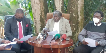 Prof. Kanyeihamba atutte Museveni mu kkooti ku by’okuggyawo okweyimirirwa