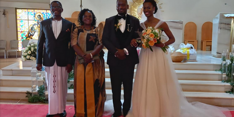 Katikkiro Mayiga asabye abafumbirigana okubeera abatetenkanya