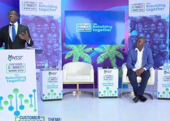 Katikkiro Mayiga asabye abantu bakomye okwesaasira bwe baba baakwebbulula mu byenfuna