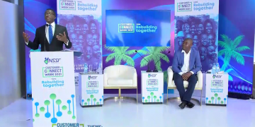 Katikkiro Mayiga asabye abantu bakomye okwesaasira bwe baba baakwebbulula mu byenfuna