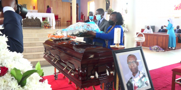 Katikkiro Mayiga akungubagidde Muzeeyi Joseph Byanyima