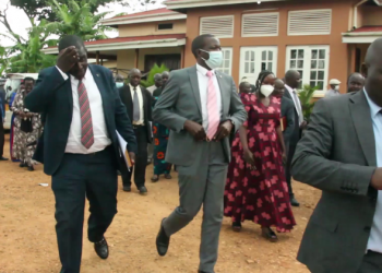 Abaami b’amasaza basisinkanye okutema empenda z’okukuuma ettaka