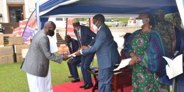  Bannabuddu baleese Oluwalo lwa bukadde 37 n’okusoba