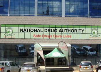 Abasawo b’ekinnansi balabuddwa obutagattika ddagala lyabwe na zzungu